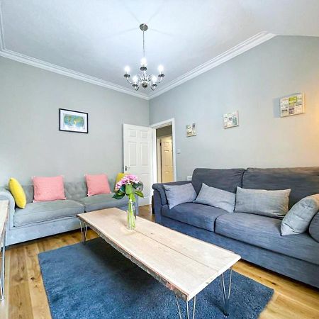 Charming 3 Bed Apartment In Old Town Edinburg Exteriör bild