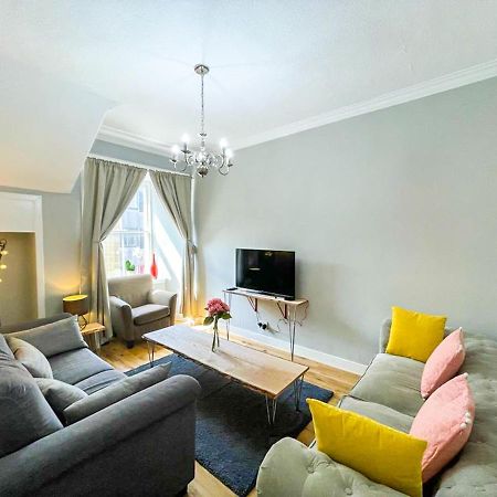 Charming 3 Bed Apartment In Old Town Edinburg Exteriör bild