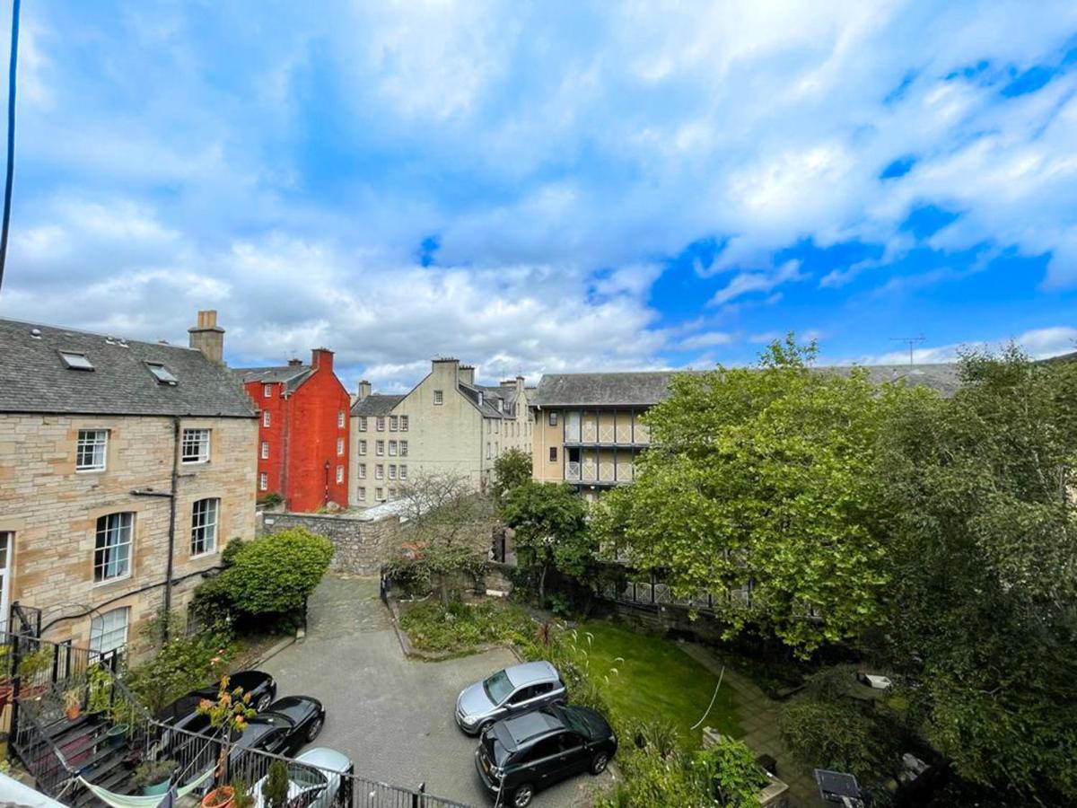 Charming 3 Bed Apartment In Old Town Edinburg Exteriör bild