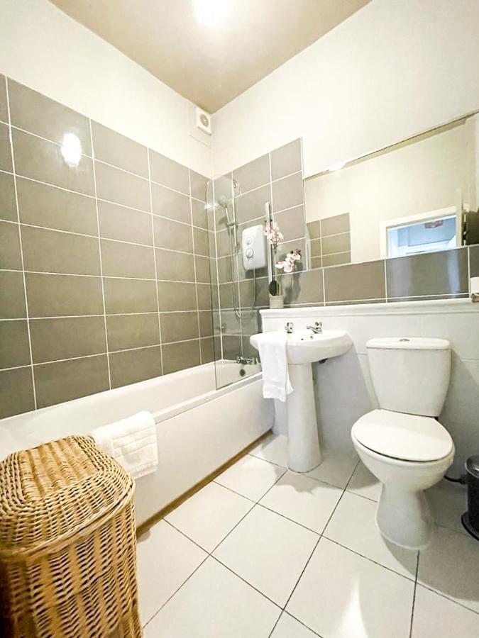 Charming 3 Bed Apartment In Old Town Edinburg Exteriör bild