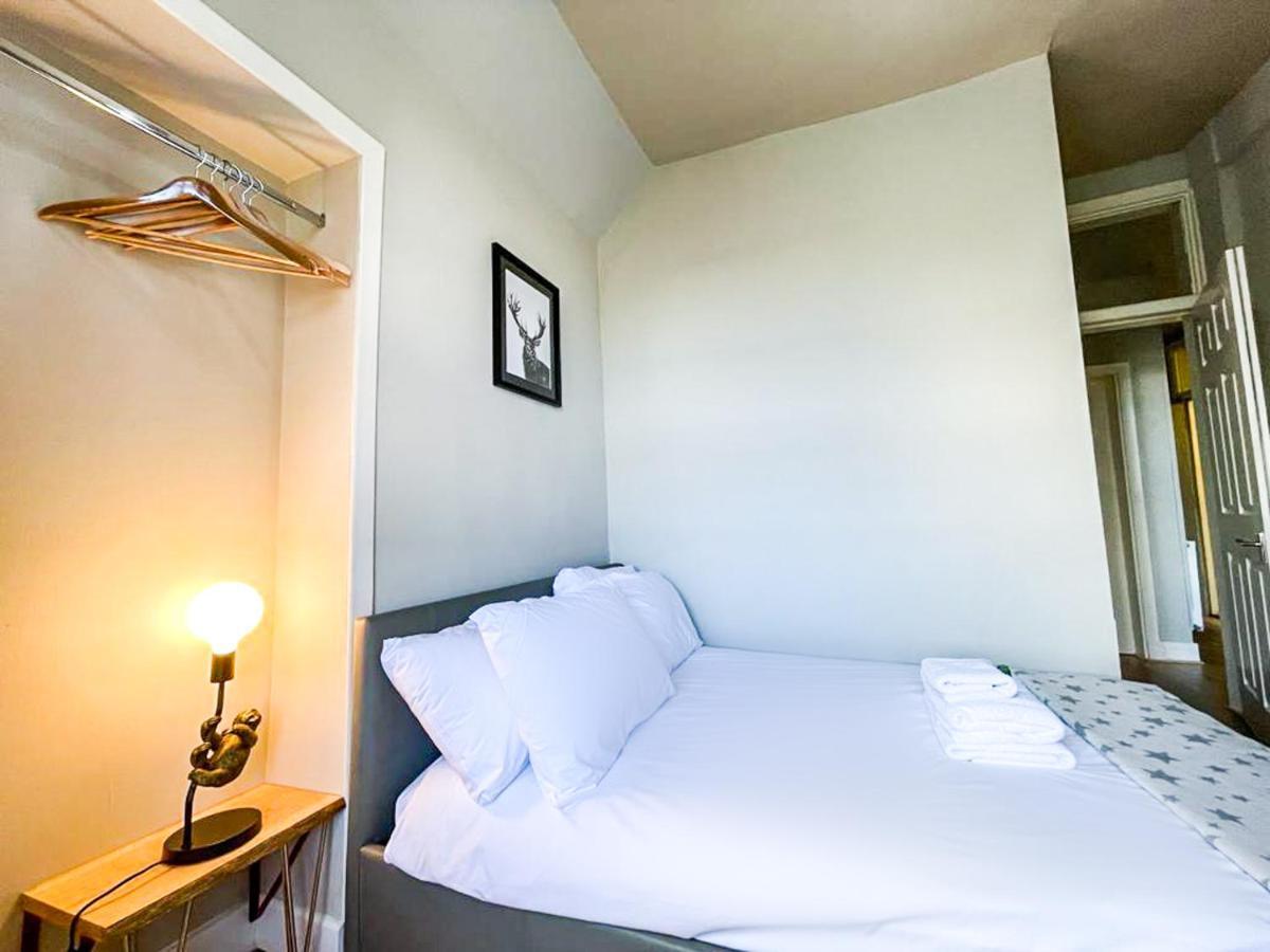 Charming 3 Bed Apartment In Old Town Edinburg Exteriör bild