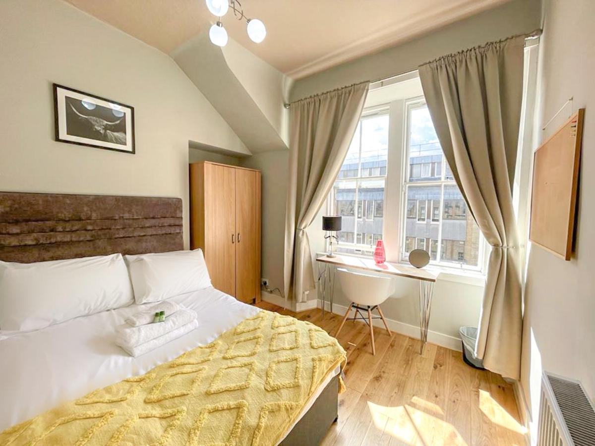 Charming 3 Bed Apartment In Old Town Edinburg Exteriör bild