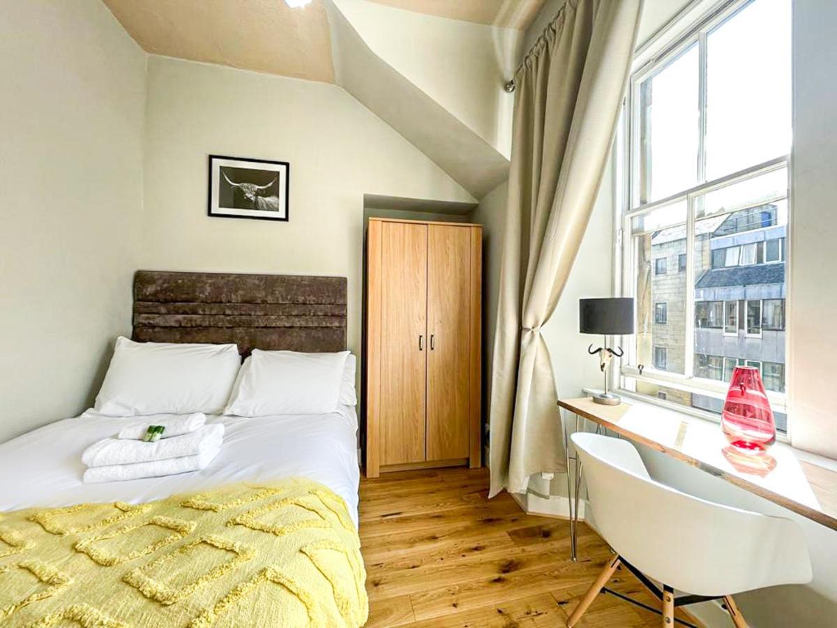 Charming 3 Bed Apartment In Old Town Edinburg Exteriör bild
