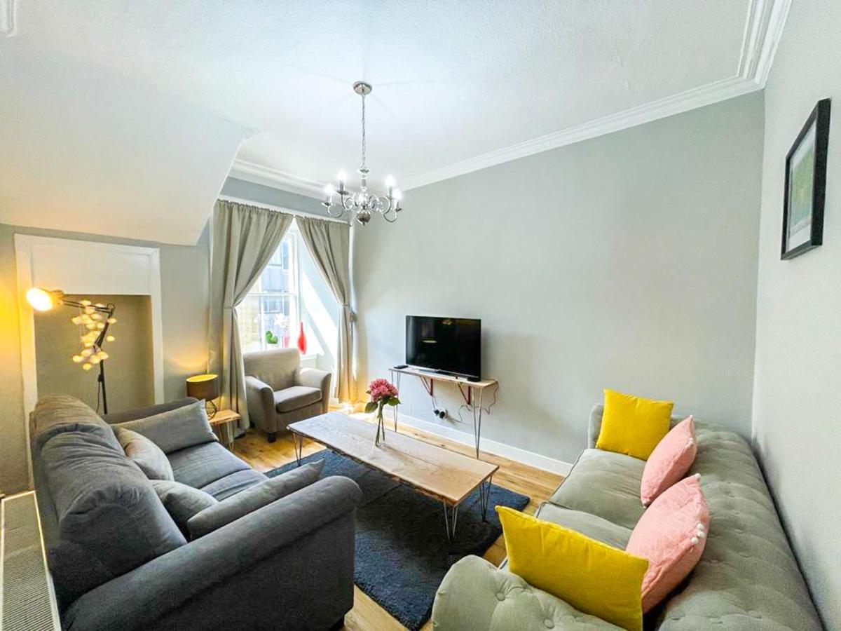 Charming 3 Bed Apartment In Old Town Edinburg Exteriör bild